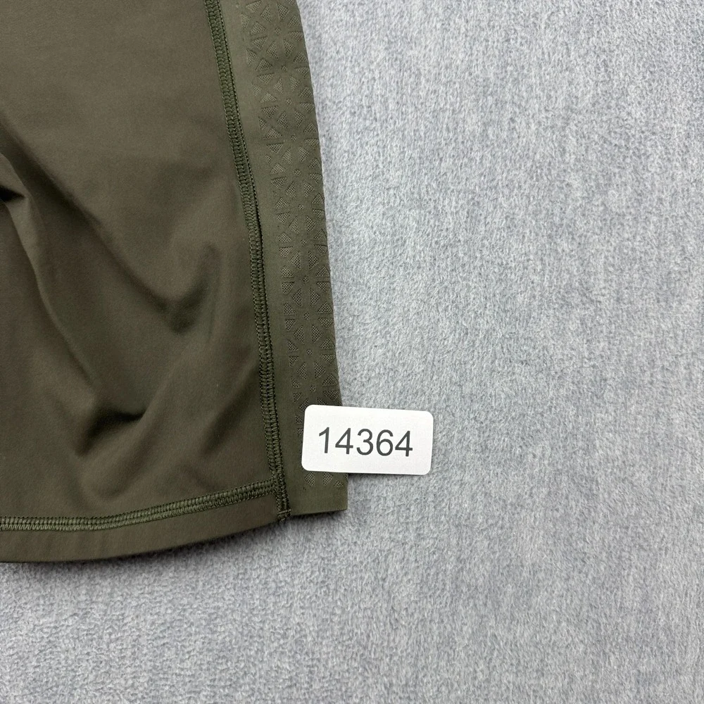 Lululemon Shorts Womens 2 Green Strength & Sweat 8